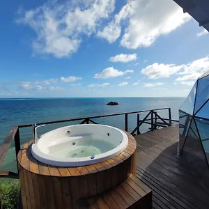 321 Surprise House And Glamping Habitación en casa particular Archibolds